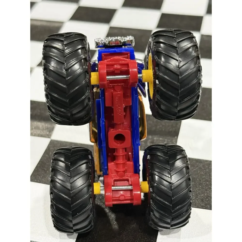 Hot Wheels Monster Trucks BONE SHAKER 1:64 Comic Book Crashers 2022 Loose - Picture 6 of 6